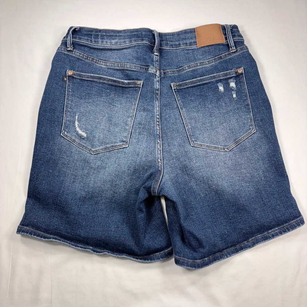 Judy Blue High Waisted Stretch Denim Shorts Plus Size 1XL Medium Wash Distressed - Picture 2 of 8